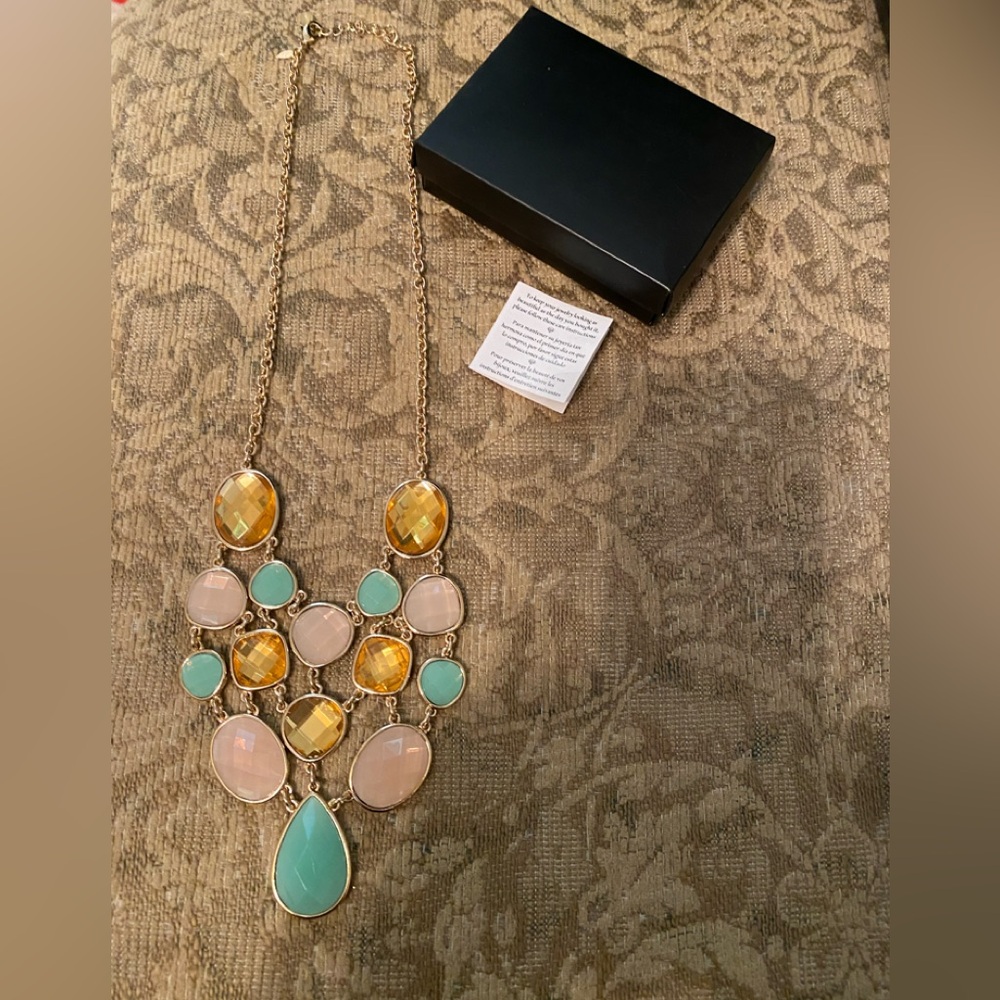 Avon Signature Collection Tropical Breeze Statement Necklace